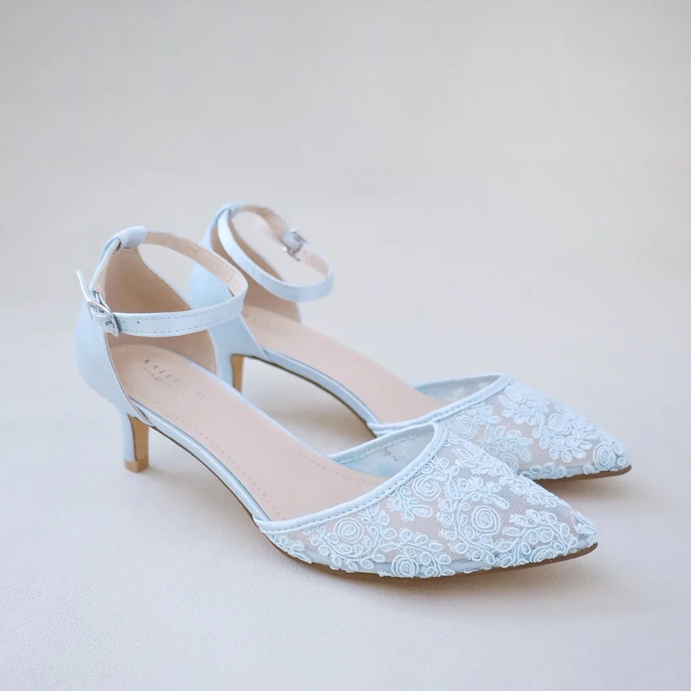 NWT Kailee P Crochet Lace Pointy Toe Wedding Low Heels